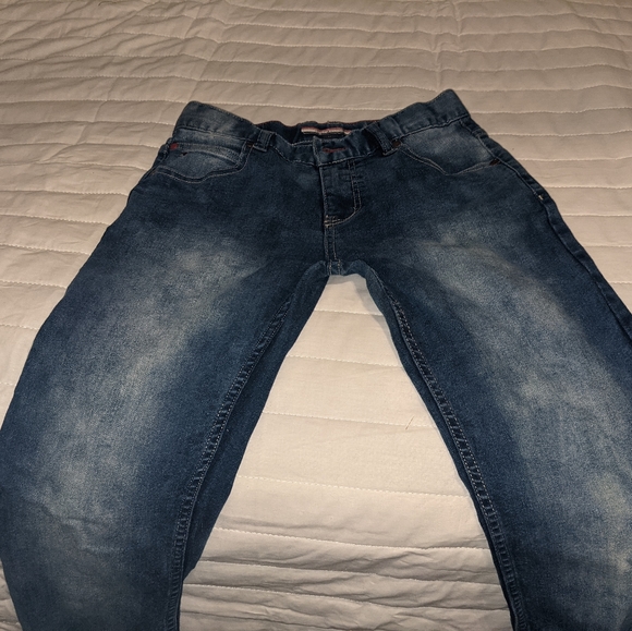 Tommy Hilfiger - Picture 3 of 4